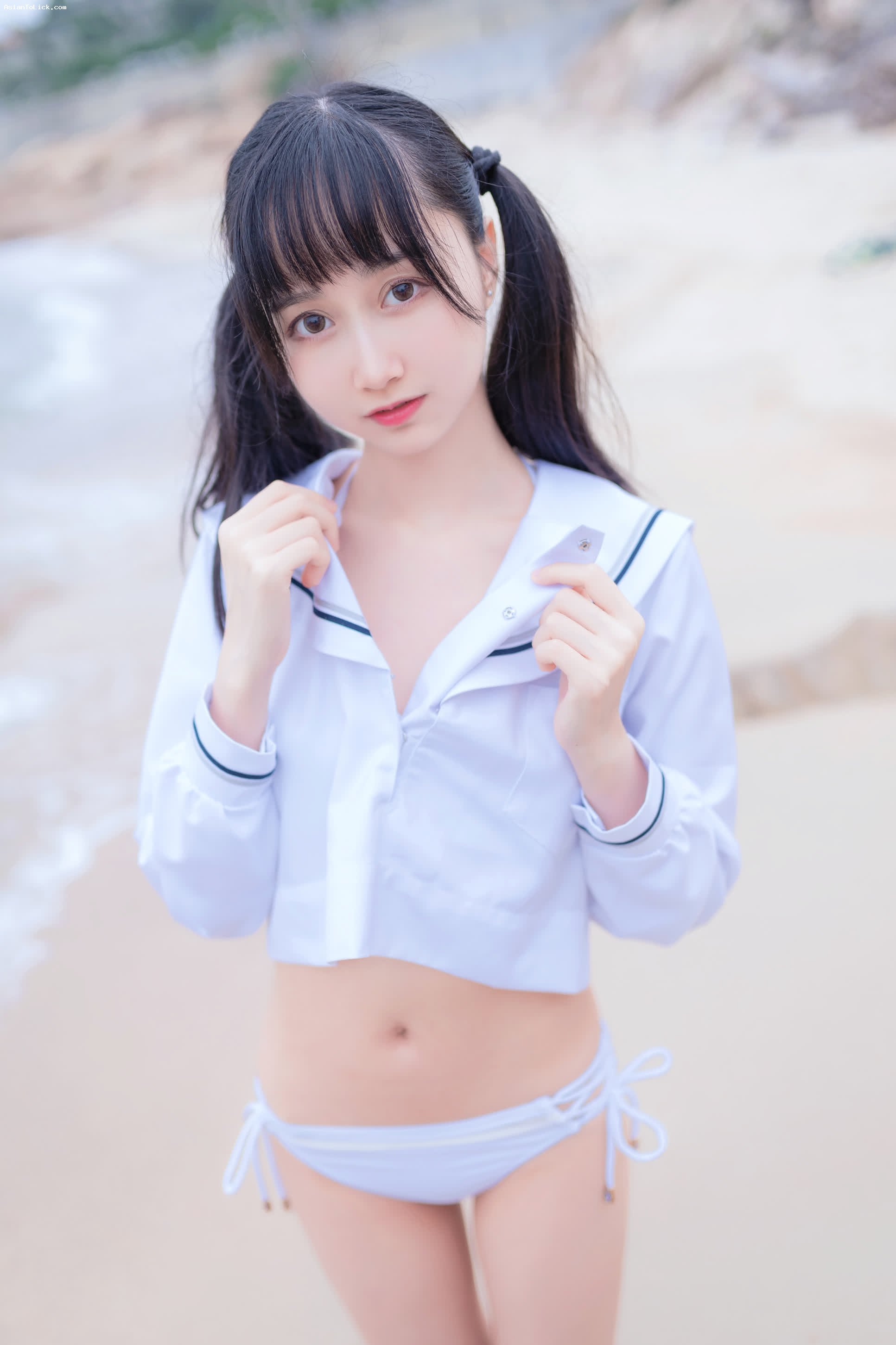 图库-木绵绵 OwO NO.036 海边白色比基尼 [30P]